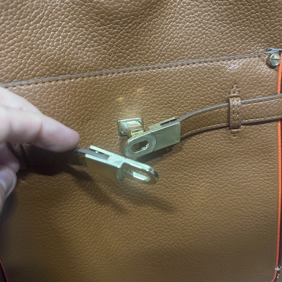 EUC Target Brown Faux Leather Shoulder Bag Attached Pouch Luggage Tag Included - Picture 4 of 12